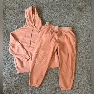 Women’s Nike sweat set🤩